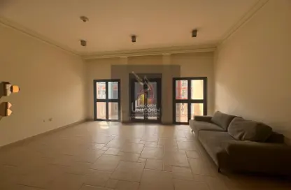 Apartment - 1 Bedroom - 2 Bathrooms for rent in Qanat Quartier - The Pearl Island - Doha