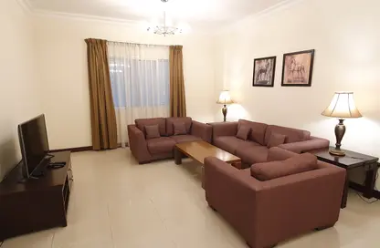 Apartment - 2 Bedrooms - 2 Bathrooms for rent in Al Sadd Road - Al Sadd - Doha