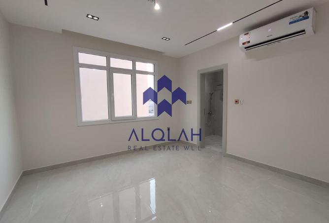946695 - Property Image 2