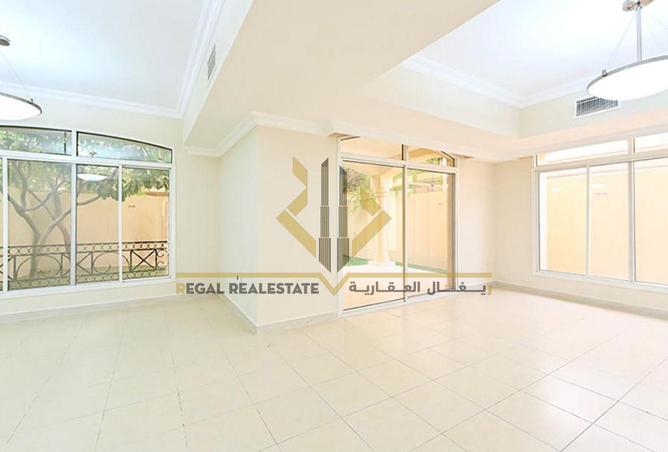 930523 - Property Image 2