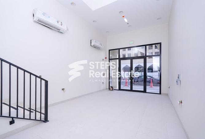Shop - Studio - 1 Bathroom for rent in Old Airport Road - Old Airport Road - Doha