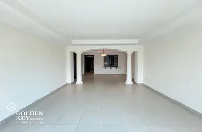 Townhouse - 2 Bedrooms - 3 Bathrooms for rent in West Porto Drive - Porto Arabia - The Pearl Island - Doha