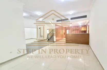 فيلا - 4 غرف نوم - 3 حمامات للايجار في اوبت - تي سي اتش ا - الغرافة - الغرافة - الدوحة