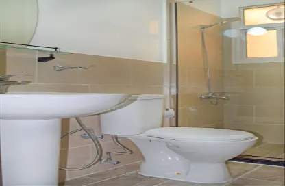 صورة لـ حمام شقة - 2 غرف نوم - 2 حمامات للايجار في النصر - الدوحة ، صورة رقم 1