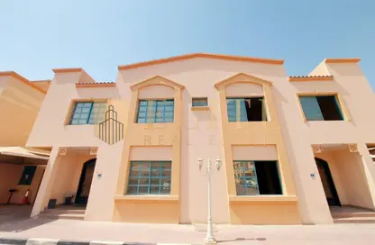 مجمع سكني - 6 غرف نوم - 4 حمامات للايجار في Al Sakhama - الدوحة