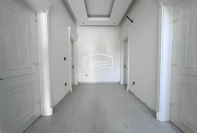 897490 - Property Image 2