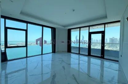 Apartment - 2 Bedrooms - 3 Bathrooms for rent in Marina Tower 02 - Marina District - Lusail