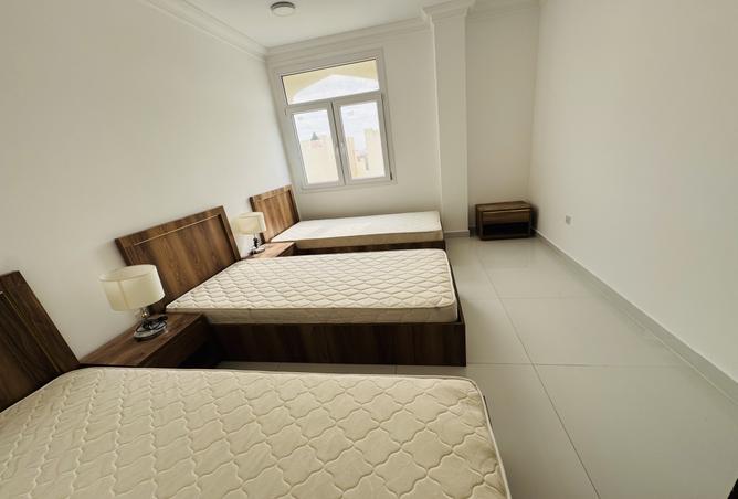 989426 - Property Image 3