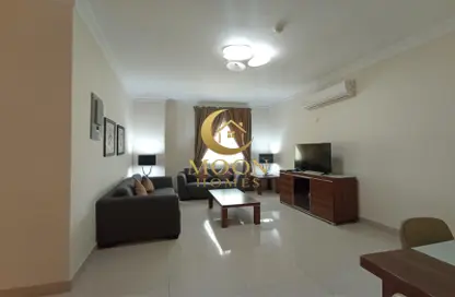 Apartment - 2 Bedrooms - 2 Bathrooms for rent in Umm Ghuwalina - Umm Ghuwailina - Doha