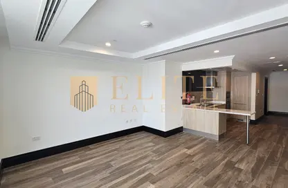 Apartment - Studio - 1 Bathroom for rent in Viva West - Viva Bahriyah - The Pearl Island - Doha