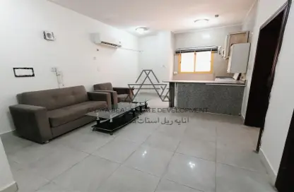 Apartment - 1 Bedroom - 1 Bathroom for rent in Umm Ghuwailina - Doha