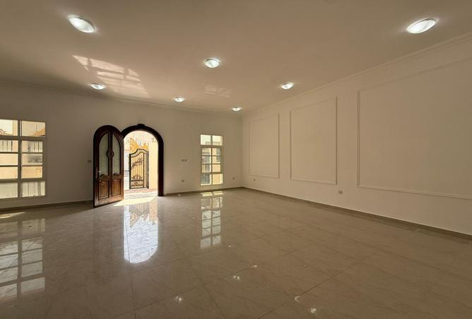 938250 - Property Image 2