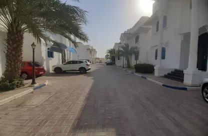 مجمع سكني - 5 غرف نوم - 3 حمامات للايجار في الهلال شرق - الهلال - الدوحة