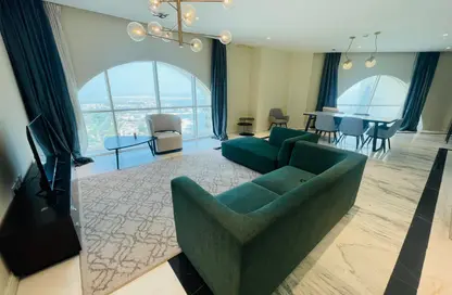 Apartment - 3 Bedrooms - 5 Bathrooms for rent in Floresta Gardens - Floresta Gardens - The Pearl Island - Doha