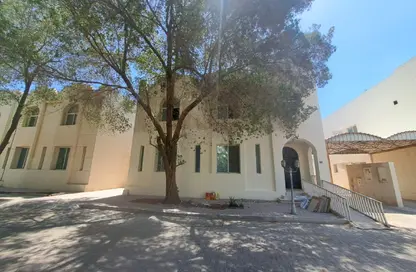 Compound - 4 Bedrooms - 4 Bathrooms for rent in Al Nuaija Street - Al Nuaija - Doha