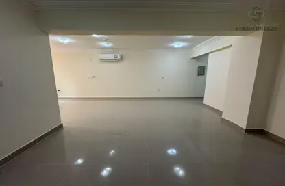 Apartment - 2 Bedrooms - 2 Bathrooms for rent in Al Mansoura - Al Mansoura - Doha