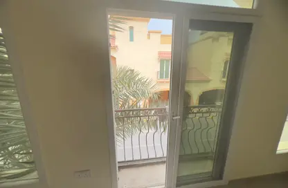 Apartment - 2 Bedrooms - 3 Bathrooms for rent in Tawar Compound - Al Duhail - Al Duhail - Doha