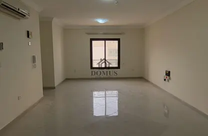 شقة - 4 غرف نوم - 3 حمامات للايجار في شارع انس - فريج بن محمود الشمالي - فريج بن محمود - الدوحة شقة - 4 غرف نوم - 3 حمامات للايجار في شارع انس - فريج بن محمود الشمالي - فريج بن محمود - الدوحة