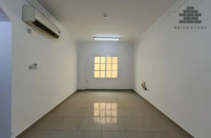 Apartment - 3 Bedrooms - 2 Bathrooms for rent in Muntazah 10 - Al Muntazah - Doha