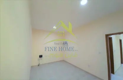 Empty Room image for: Apartment - 2 Bedrooms - 2 Bathrooms for rent in Umm Ghuwalina - Umm Ghuwailina - Doha, Image 1