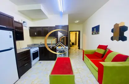 Apartment - 1 Bedroom - 1 Bathroom for rent in Ramada Commercial Building - Al Rawabi Street - Al Muntazah - Doha