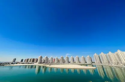 شقة - 2 غرف نوم - 4 حمامات للايجار في فيفا بحرية شرق - فيفا بحرية - جزيرة اللؤلؤة - الدوحة