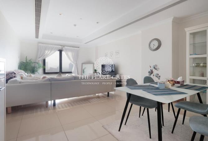 906145 - Property Image 2