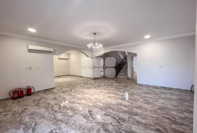 972217 - Property Image 2