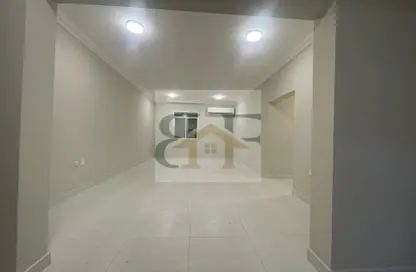 Apartment - 3 Bedrooms - 2 Bathrooms for rent in Musheireb - Musheireb - Doha