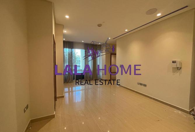 957737 - Property Image 2