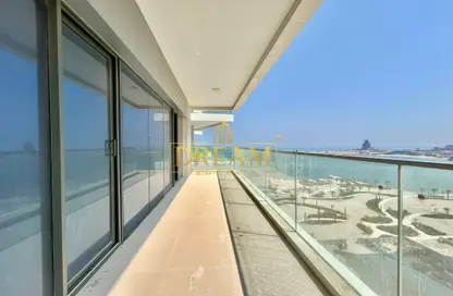 Apartment - 2 Bedrooms - 3 Bathrooms for sale in Marina District - Lusail