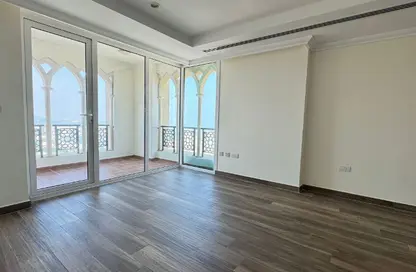 شقة - 2 غرف نوم - 3 حمامات للايجار في فيفا غرب - فيفا بحرية - جزيرة اللؤلؤة - الدوحة