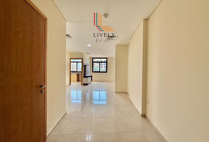 947594 - Property Image 2