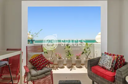 Apartment - 2 Bedrooms - 3 Bathrooms for sale in Viva East - Viva Bahriyah - The Pearl Island - Doha