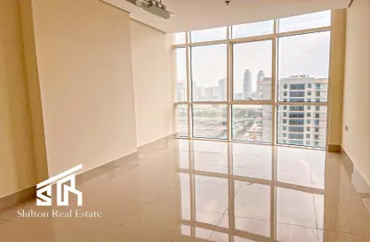 Empty Room image for: Apartment - 2 Bedrooms - 2 Bathrooms for rent in Burj Al Marina - Marina District - Lusail, Image 1