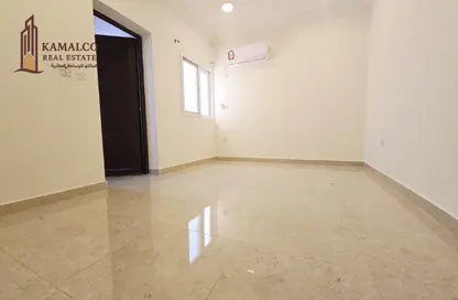 Apartment - 2 Bedrooms - 2 Bathrooms for rent in Bin Omran - Fereej Bin Omran - Doha