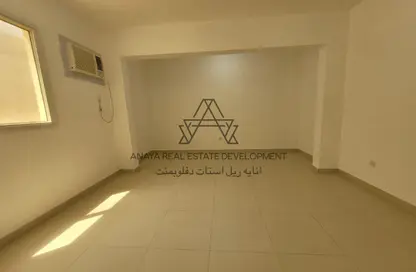 Apartment - 2 Bedrooms - 2 Bathrooms for rent in Wholesale Market Street - Abu Hamour - Doha