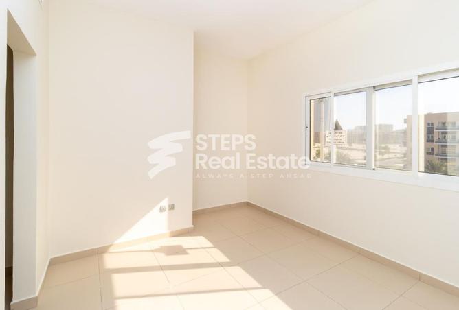 978706 - Property Image 2