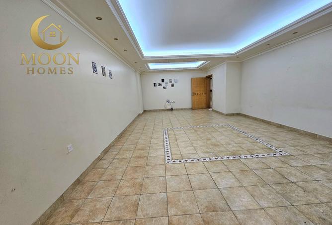 987231 - Property Image 2