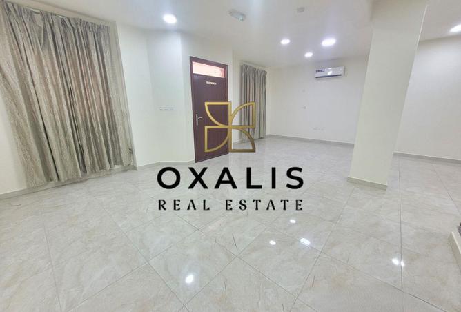 972302 - Property Image 3