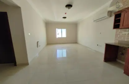 Apartment - 1 Bedroom - 1 Bathroom for rent in Umm Ghuwalina - Umm Ghuwailina - Doha