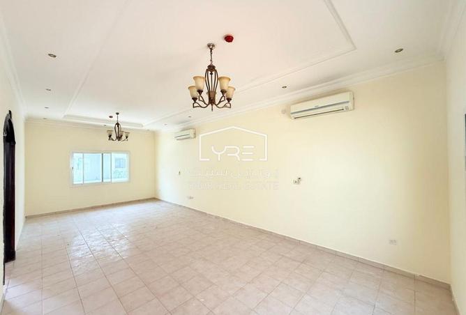933146 - Property Image 3