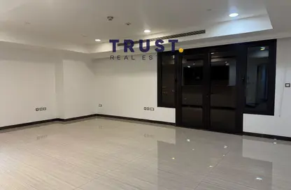 Apartment - 2 Bedrooms - 2 Bathrooms for rent in West Porto Drive - Porto Arabia - The Pearl Island - Doha Apartment - 2 Bedrooms - 2 Bathrooms for rent in West Porto Drive - Porto Arabia - The Pearl Island - Doha