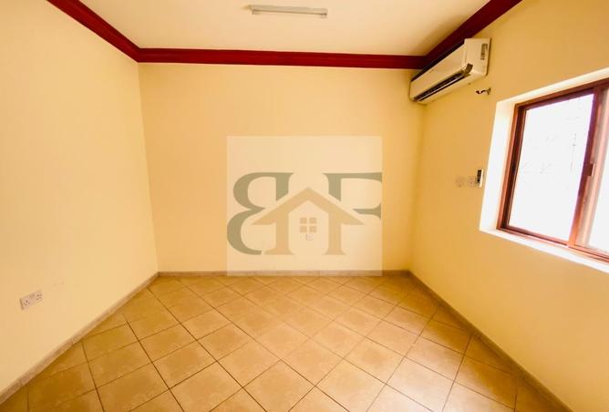 983629 - Property Image 3