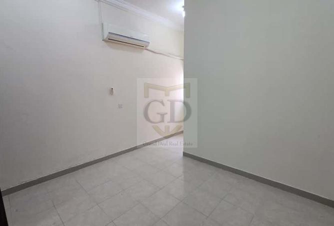 952869 - Property Image 3
