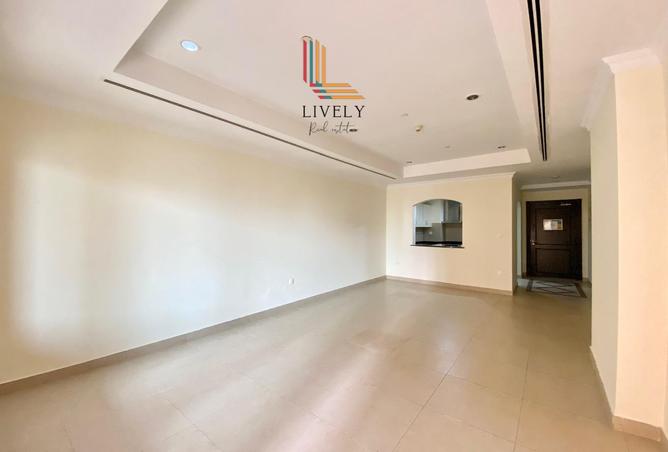 992587 - Property Image 3