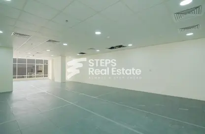 مساحات مكتبية - استوديو - 1 حمام للايجار في 28  نجمة - شارع ابن درهم - نجمة - الدوحة