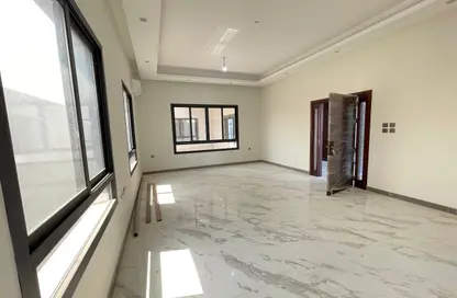 Villa - 7 Bedrooms - 7+ Bathrooms for rent in Al Kheesa - Al Kheesa - Umm Salal Mohammed
