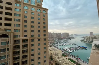 Apartment - 1 Bedroom - 2 Bathrooms for rent in Tower 18 - Porto Arabia - The Pearl Island - Doha
