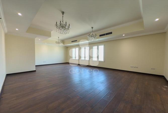 929444 - Property Image 3